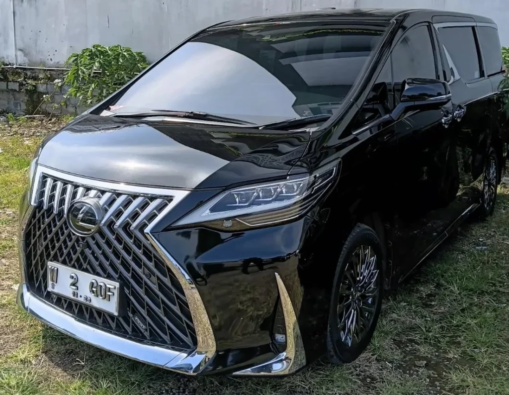 sewa lexus lm malang